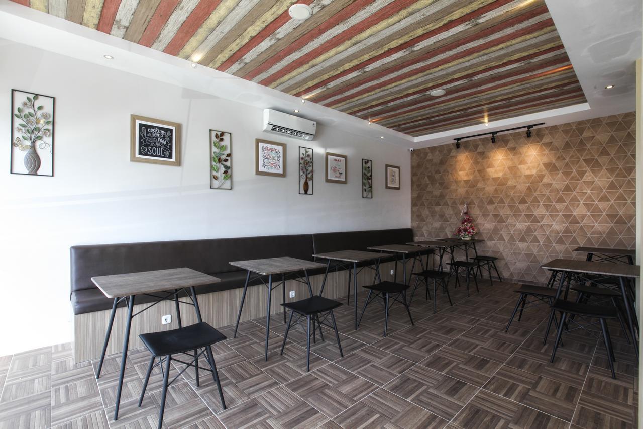 Dom尤格吉亚酒店 Ngaglik 外观 照片